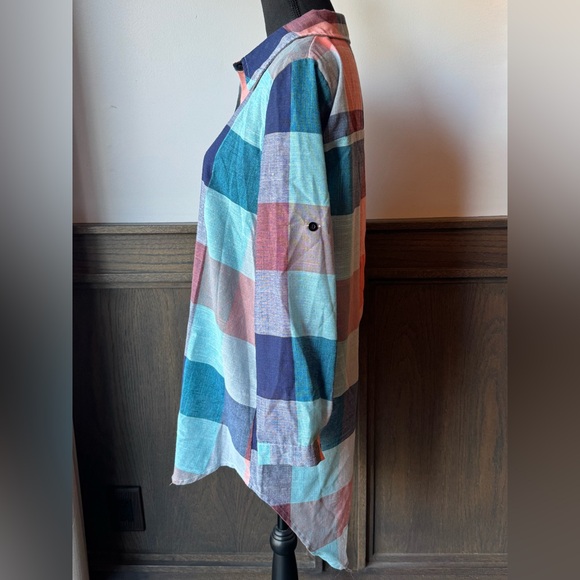 Multicolor Plaid women’s high low button up top medium - Picture 2 of 5